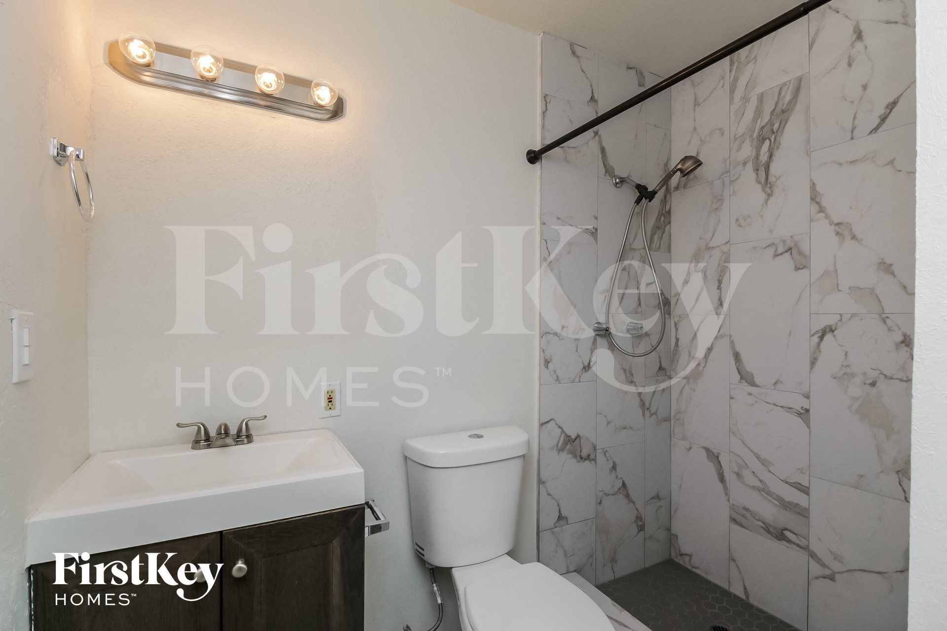 Building Photo - 2030 E Aspen Ave