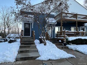 Building Photo - 44700 Bayview Dr