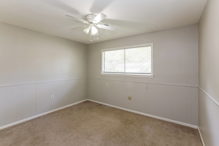 Building Photo - 251 Southbrook Dr