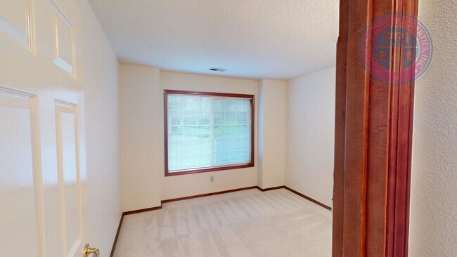 Building Photo - Room to Roam at Hidden Springs in West Linn! Pets OK!