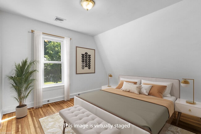 Building Photo - 22 Sycamore Ln