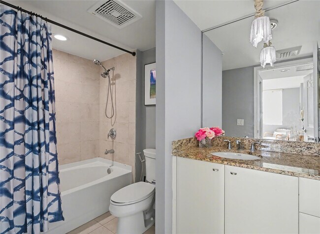 Building Photo - 610 W Las Olas Blvd