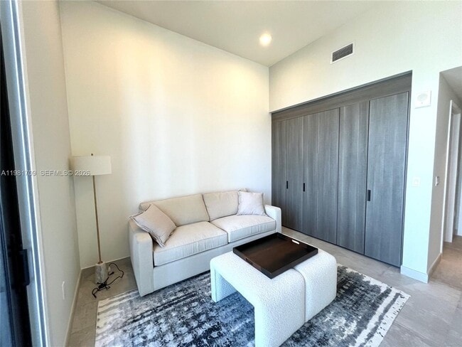 Building Photo - 3581 E Glencoe St