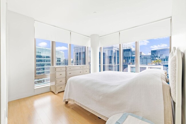 Building Photo - 135 Seaport Blvd