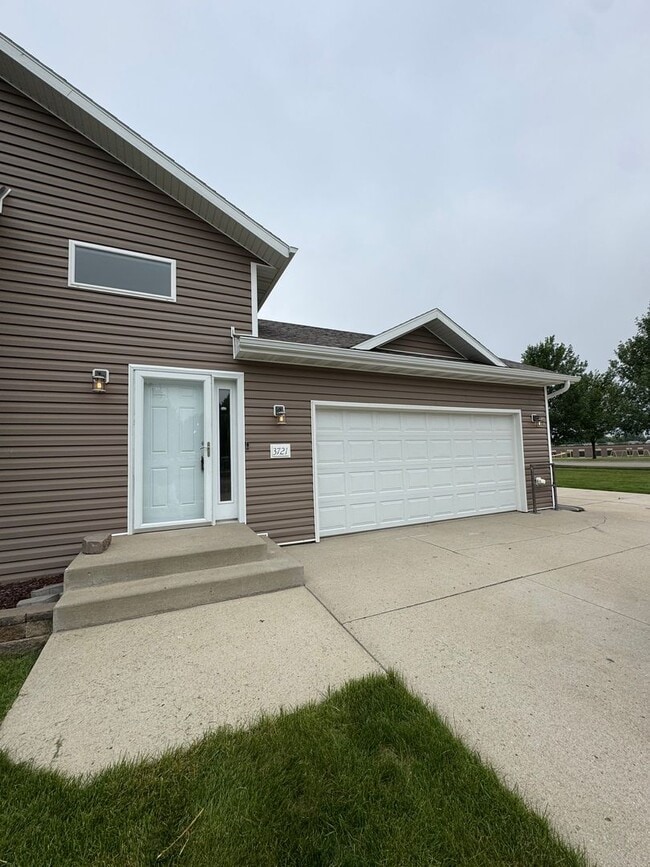 Building Photo - Beautiful Home in NW Mandan for Rent