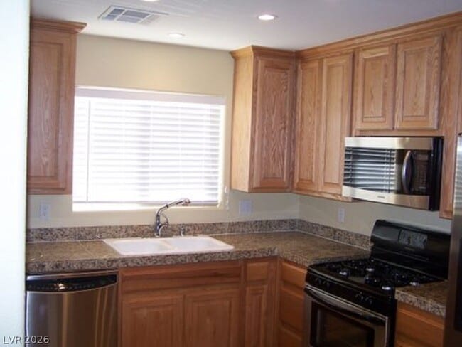 Building Photo - 6045 Aripeka St