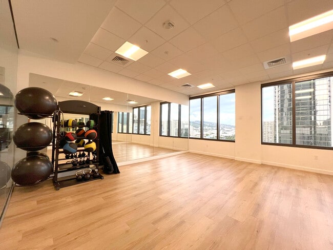 Building Photo - 1500 Rycroft St