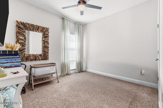 Building Photo - 350 Emerald Cove St
