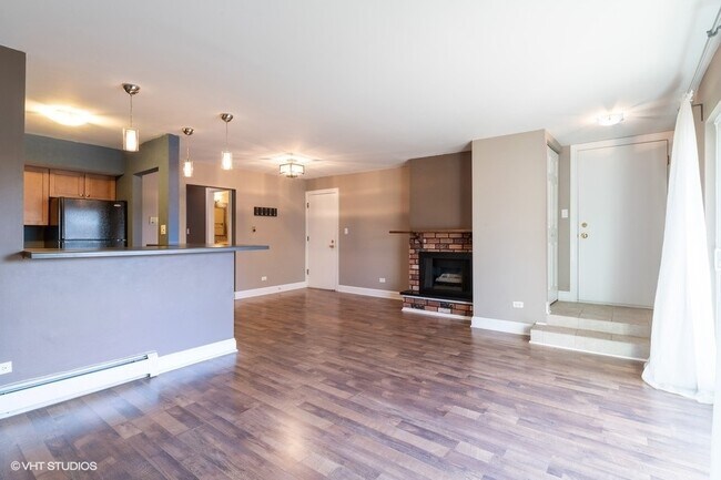 Building Photo - 803 S Dwyer Ave