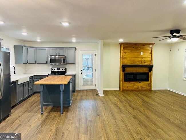 Building Photo - 502 Bavarian Dr