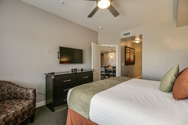 Building Photo - 5450 E Deer Valley Dr