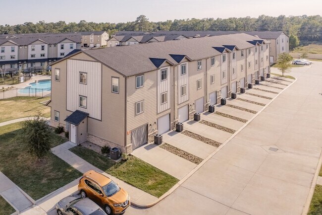 Building Photo - 12603 Telge Rd