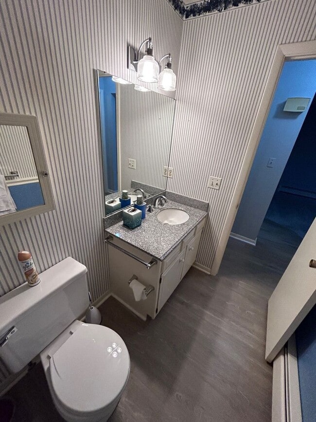 Building Photo - 3379 Division Ave SW