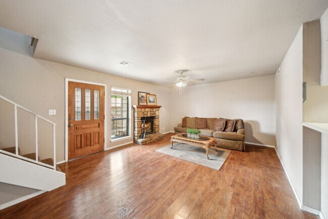 Building Photo - Cozy 2 Bedroom Condo located in the South Tulsa
