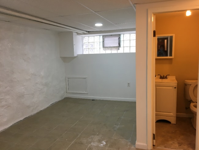 Building Photo - 1143 Rosalie St