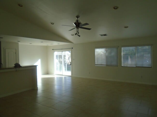 Building Photo - MOVE IN SPECIAL $3397.50 MOVES YOU IN!