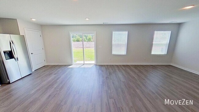 Building Photo - 161 Davis Dr