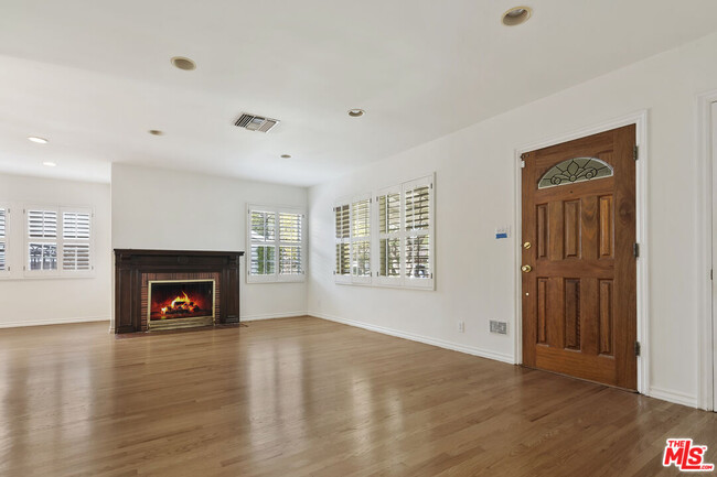 Building Photo - 13958 Peach Grove St