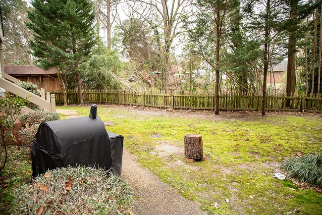 Building Photo - 1033 Hobbs Rd