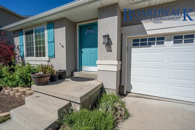 Building Photo - Main-Level 3 Bed / 2 Bath Home in Farmington