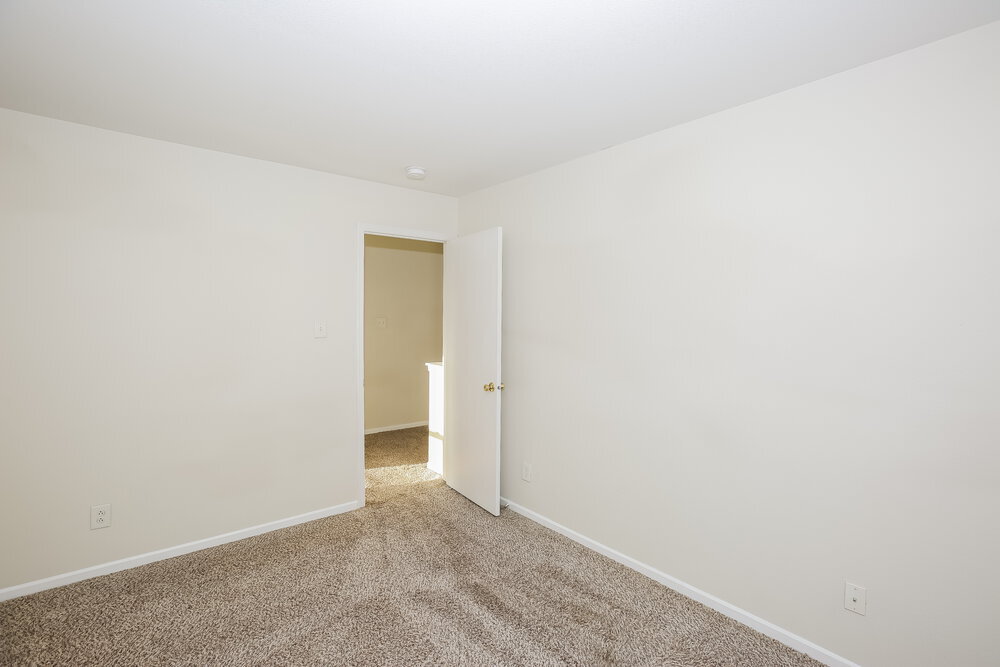 Building Photo - 7322 Fox Point Dr
