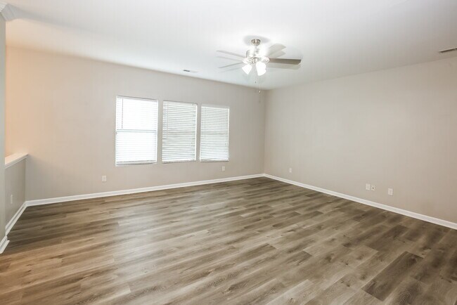 Building Photo - 10012 Portaferry Dr