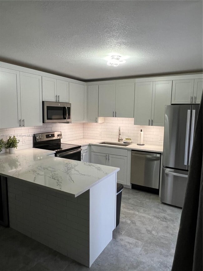 Building Photo - 4081 Forest Hill Dr