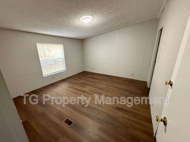 Building Photo - 787 Gillen St