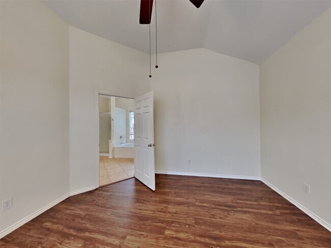 Building Photo - 864 Rock Harbor Ln
