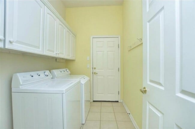 Building Photo - 111 Purple Sage Dr