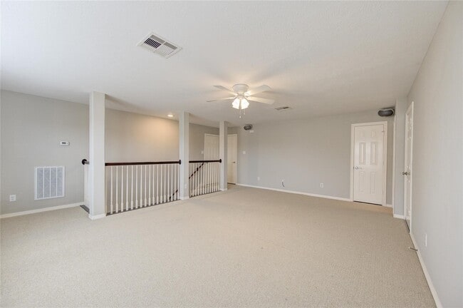 Building Photo - 11623 Royal Oaks Crossing