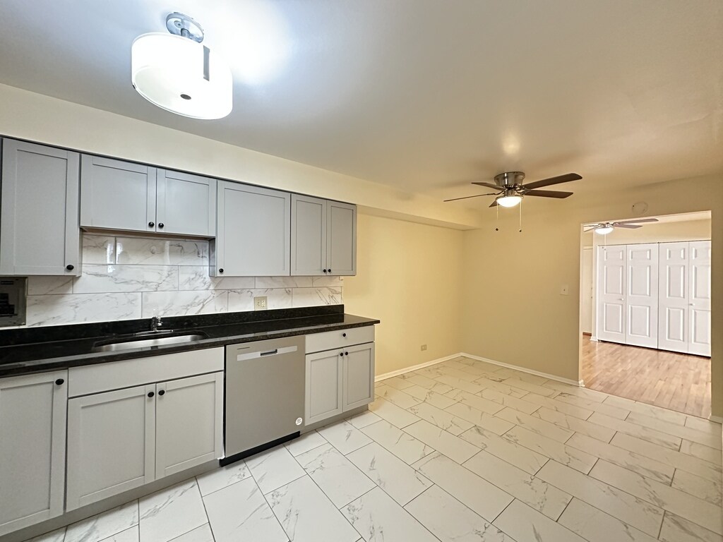 Building Photo - 630 Lincoln Ave