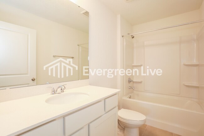 Building Photo - 3440 Americana Dr