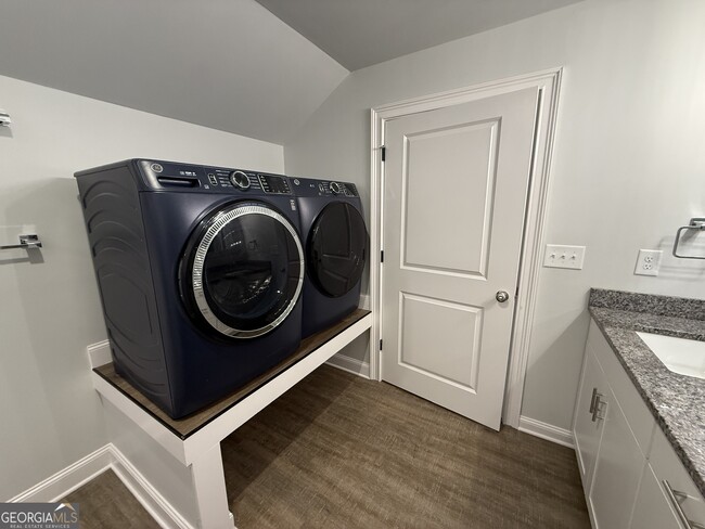 Building Photo - 2023 Moores Ford Rd