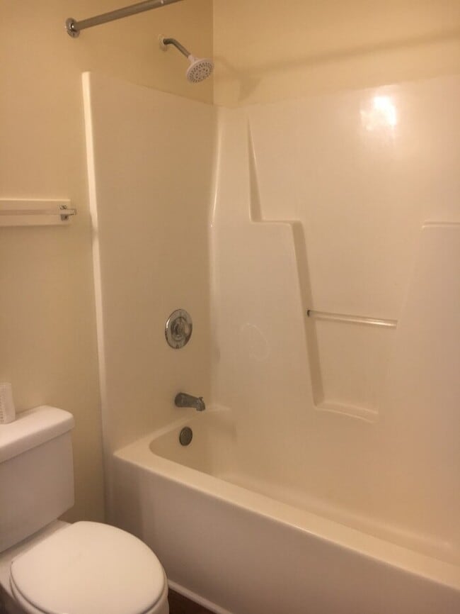 Building Photo - Cute one level Cottage 3 BR home close to ...