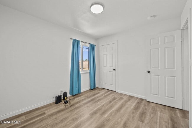 Building Photo - 1135 W Pillsbury St