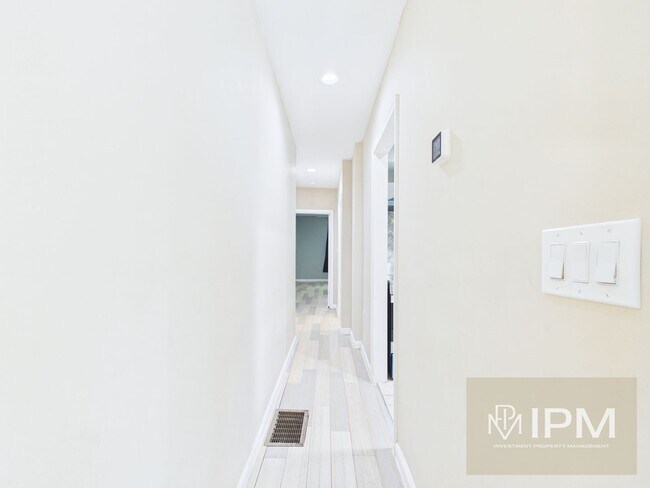 Building Photo - 1228 Market St