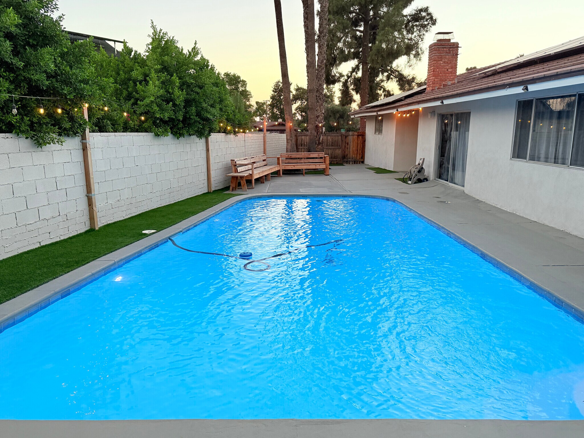 Building Photo - 2401 Rio Vista Dr