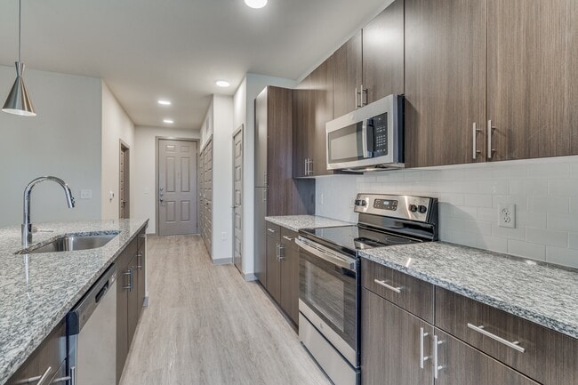 Building Photo - Rise 120