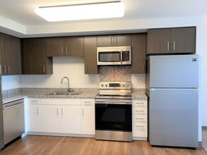 Building Photo - Ke Kilohana - Move in ready 1/1/1