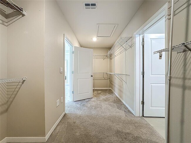 Building Photo - 13071 Brookside Moss Dr