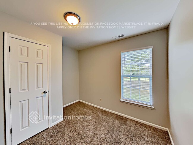 Building Photo - 4601 Falcon Chase Dr SW