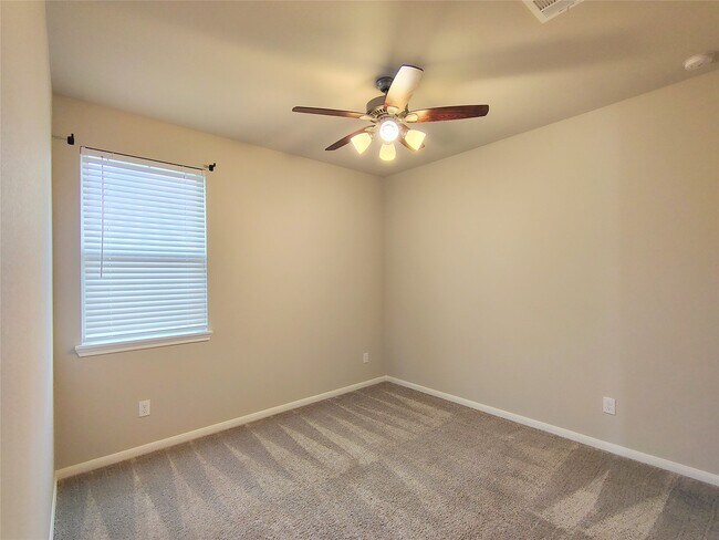 Building Photo - 9822 Willow Crown Ln