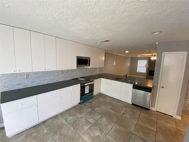 Building Photo - 10946 Bexley Dr