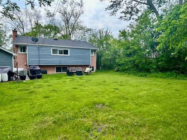 Building Photo - 3040 Knollwood Ln