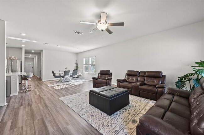 Building Photo - 11400 Copperstone Ave