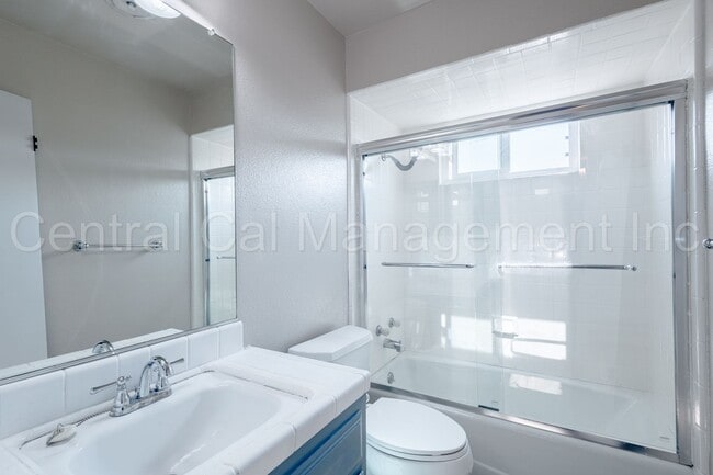 Building Photo - 2 Bedroom/2 Bath Condo with Garage  - $189...