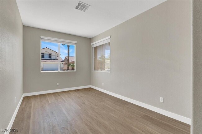 Building Photo - 8 Desert Dawn Ln