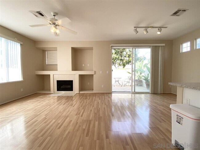 Building Photo - 11577 Compass Point Dr N