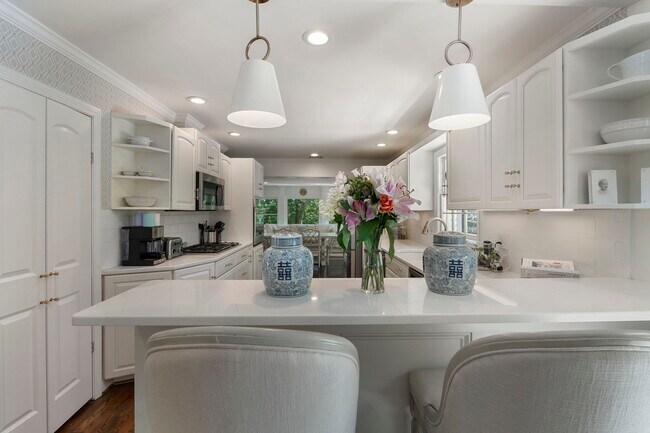 Building Photo - 4470 Chatworth Ct NE